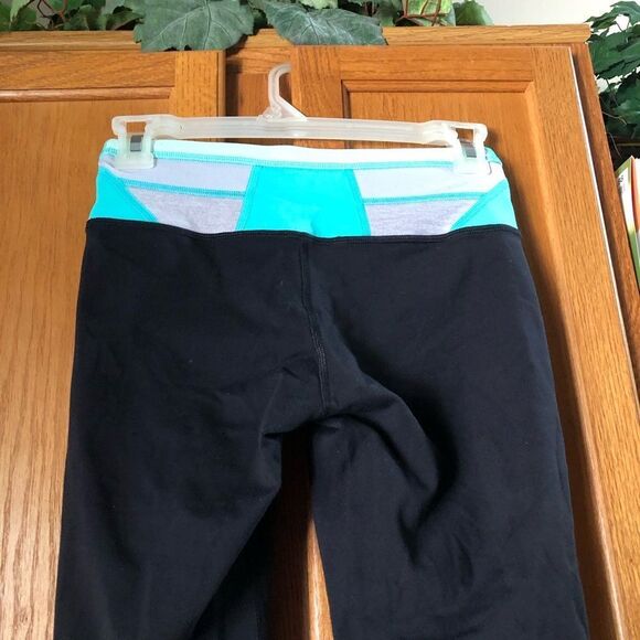 Lululemon x Soulcycle Soul Skull Crossbones Crop Leggings - 4 - Picture 9 of 11